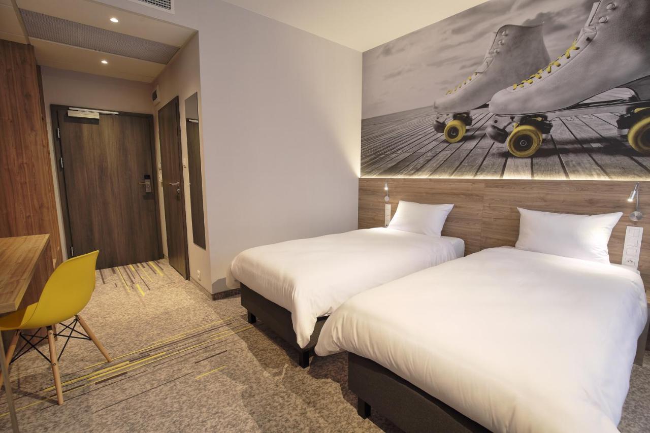 Active Hotel Вроцлав Экстерьер фото