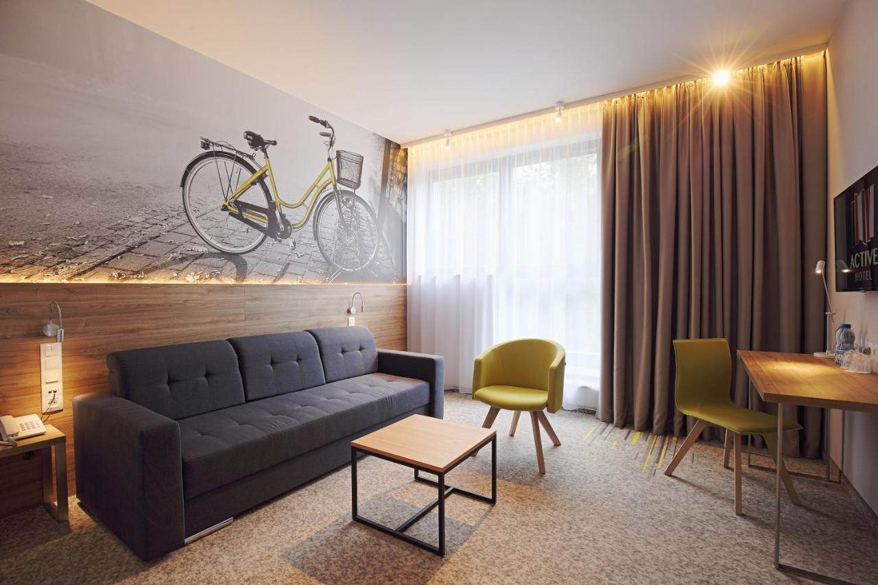 Active Hotel Вроцлав Экстерьер фото