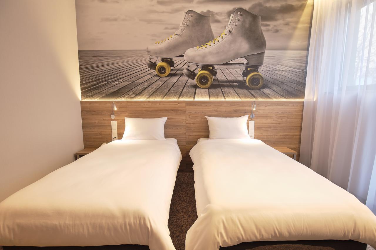 Active Hotel Вроцлав Экстерьер фото