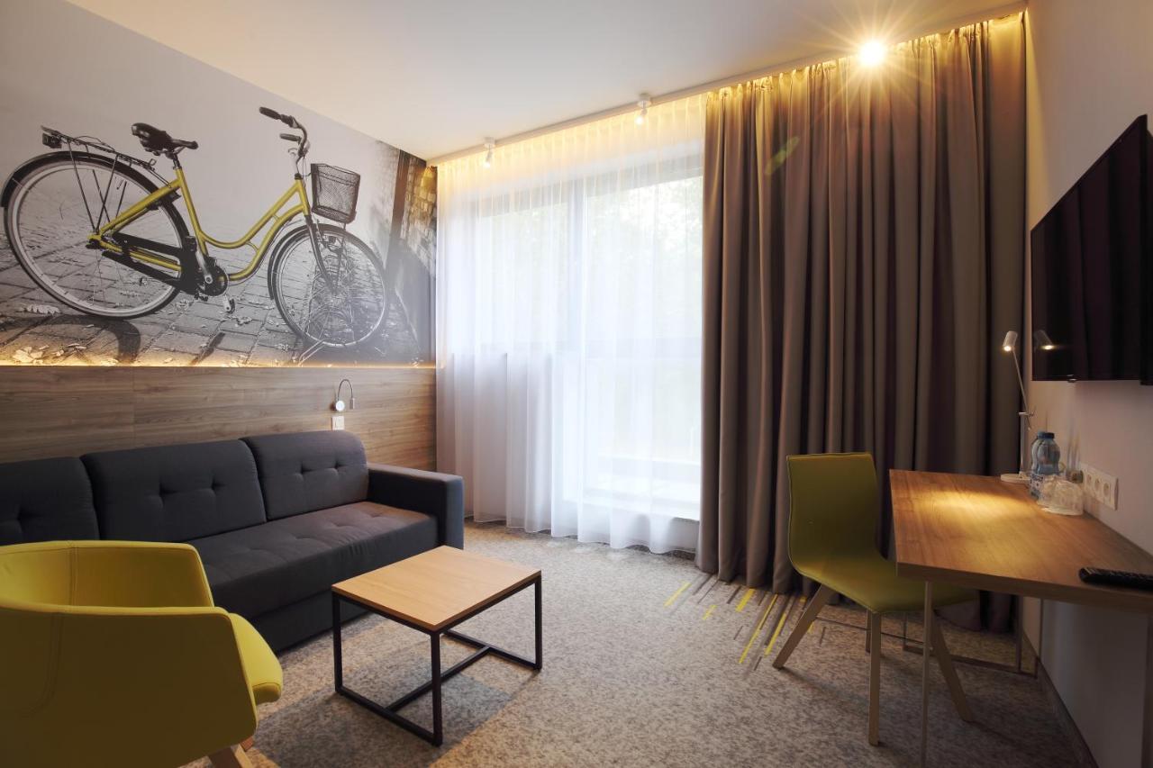 Active Hotel Вроцлав Экстерьер фото