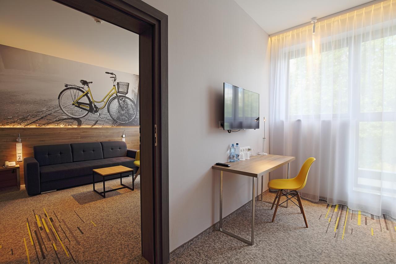Active Hotel Вроцлав Экстерьер фото
